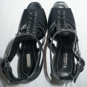 report signature heels